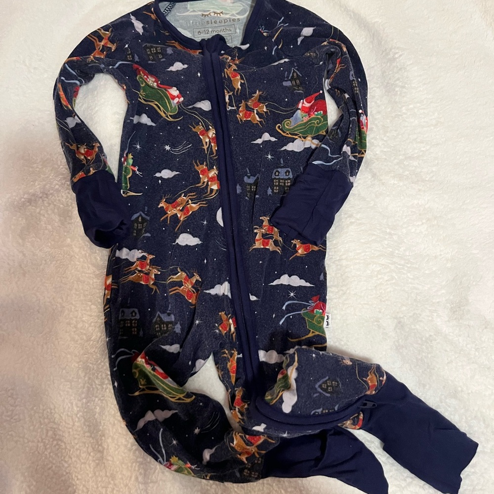 Little Sleepies Santa’s Sleigh Zippy